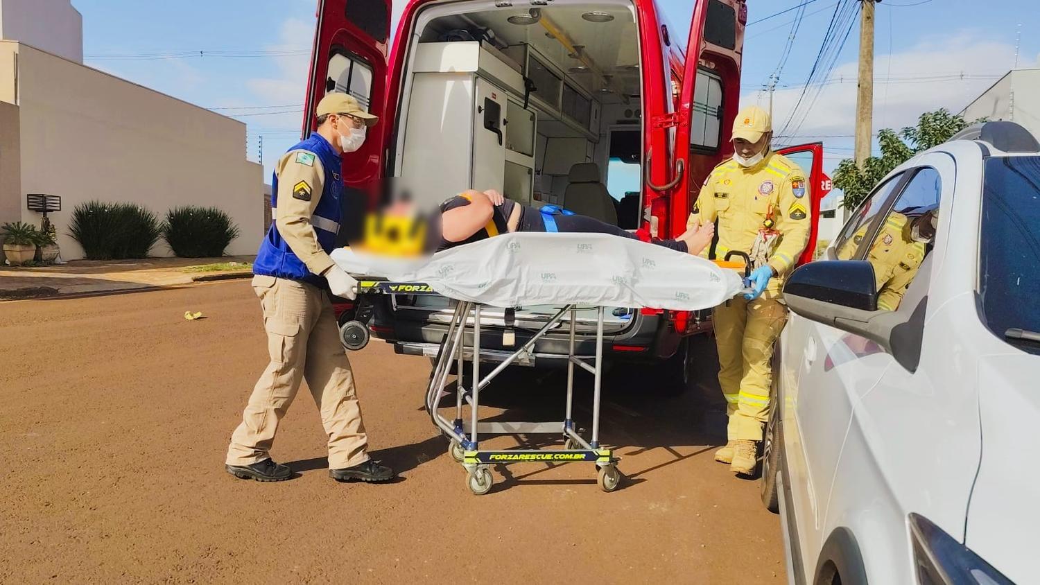 Durante faxina, bancada de pedra pedra quebra e mulher fica ferida