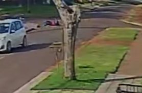 Câmera flagra acidente violento que deixou ciclista gravemente ferido no Alto Alegre Câmera flagra acidente violento que deixou ciclista gravemente ferido no Alto Alegre