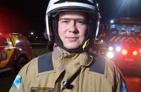 Tenente Alexandre Cosechen explica como bombeiros evitaram que incêndio atingisse casas Tenente Alexandre Cosechen explica como bombeiros evitaram que incêndio atingisse casas