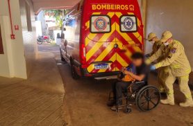 Queda de treliça deixa homem ferido durante desmontagem de estrutura para show em Cascavel
