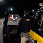 PRF e PM impedem roubo a ônibus interestadual em Corbélia Imagem relativa a PRF e PM impedem roubo a ônibus interestadual em Corbélia