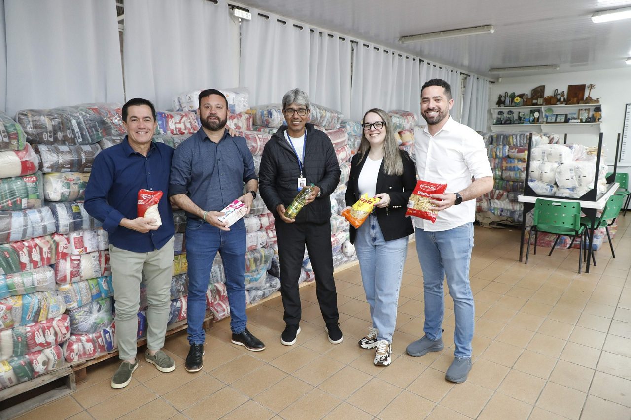 Jogo entre FC Cascavel X Corinthians arrecada 15 toneladas de alimentos para Apae Imagem referente a Jogo entre FC Cascavel X Corinthians arrecada 15 toneladas de alimentos para Apae