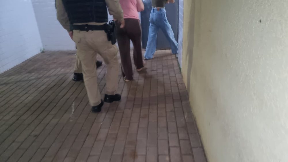Confusão envolvendo bebê mobiliza PM após versões contraditórias no Cascavel Velho Imagem referente a Confusão envolvendo bebê mobiliza PM após versões contraditórias no Cascavel Velho