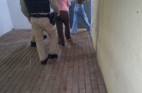 Confusão envolvendo bebê mobiliza PM após versões contraditórias no Cascavel Velho Confusão envolvendo bebê mobiliza PM após versões contraditórias no Cascavel Velho