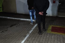 Dupla suspeita de tráfico é detida no Pacaembu Dupla suspeita de tráfico é detida no Pacaembu