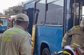 Forte impacto em desnível da pista deixa quatro passageiros feridos dentro de ônibus