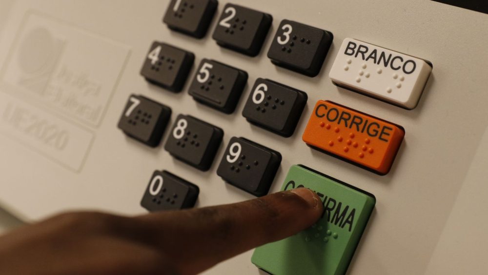 Em convenção nacional, PDT oficializa apoio a Lula nas eleições Imagem referente a Em convenção nacional, PDT oficializa apoio a Lula nas eleições