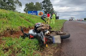 Motociclista é encontrado caído na BR-163 após colisão com automóvel