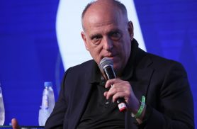 Presidente de LaLiga critica possível Copa do Mundo com 64 seleções e pede saída de Infantino Presidente de LaLiga critica possível Copa do Mundo com 64 seleções e pede saída de Infantino