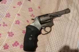 PCPR prende homem e apreende revólver durante investigação em Ponta Grossa