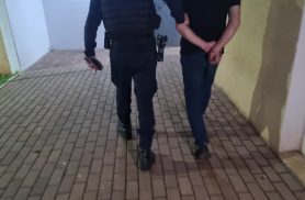 Homem furta carro da namorada, é denunciado e rapidamente detido pela Guarda Municipal