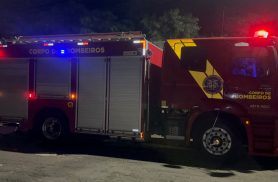 Incêndio em mato mobiliza Bombeiros no Centro de Cascavel