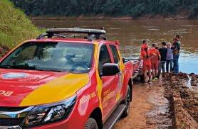 Bombeiros intensificam buscas por jovem afogado no Rio Ivaí 