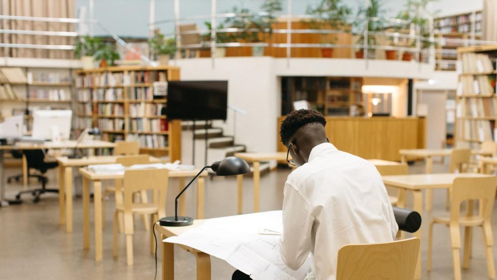 O mundo muda o tempo todo. Entender por quê é trabalho do cientista social Imagem referente a O mundo muda o tempo todo. Entender por quê é trabalho do cientista social