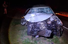 Colisão traseira entre caminhão e Fiat Toro é registrada na PR-182, em Palotina