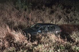 Golf com placas de Cascavel é encontrado abandonado após sair da pista na BR-369 em Corbélia