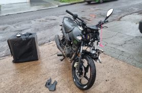 Motociclista colide contra Montana na Rua Copacabana