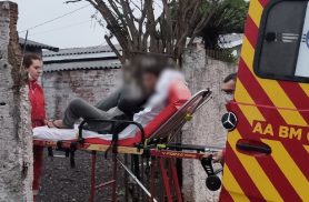 Portão cai sobre morador e deixa vítima no bairro Santa Felicidade