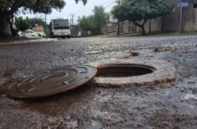 Perigo! Sem sinalização, galeria aberta representa risco em cruzamento no Santa Felicidade