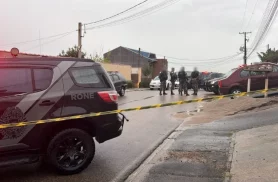 Dois homens morrem em confronto com a PM durante operação contra depósito de drogas