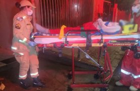 Mulher de 87 anos é socorrida pelo Corpo de Bombeiros no Bairro Neva
