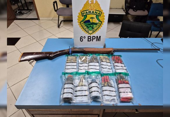 Homem é preso com espingarda e 186 munições após denúncia anônima