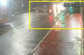 Vídeo mostra acidente que deixou motociclista gravemente ferida após colisão com Santa Fé Vídeo mostra acidente que deixou motociclista gravemente ferida após colisão com Santa Fé