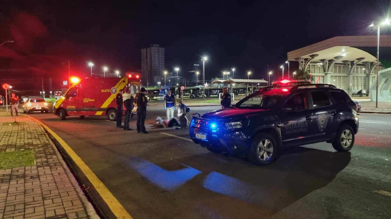 Mulher é atropelada em frente ao Terminal Oeste