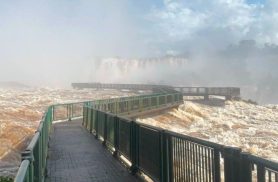 Cataratas registram vazão mais de seis vezes acima da média histórica