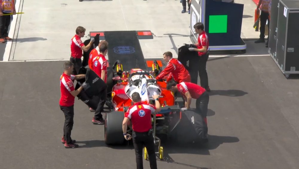Leclerc lidera primeiro treino livre do GP da Hungria, mas enfrenta problema mecânico no fim da sessão Imagem referente a Leclerc lidera primeiro treino livre do GP da Hungria, mas enfrenta problema mecânico no fim da sessão