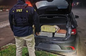 PRF apreende 141 quilos de maconha na BR-277, em Santa Terezinha de Itaipu