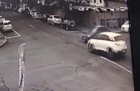 Vídeo de câmera registra acidente entre Geely e Astra em Cascavel
