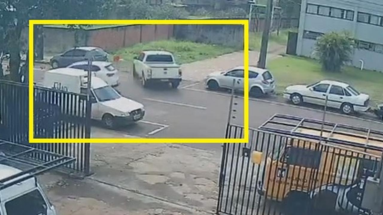 Câmera registra acidente entre Amarok e Argo no Parque São Paulo