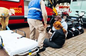 Adolescente de moto elétrica fica ferida em acidente de trânsito no Centro