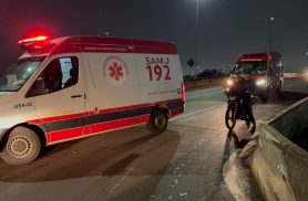 Motociclista fica ferido após perder o controle da moto e cair na Rua Olindo Periolo