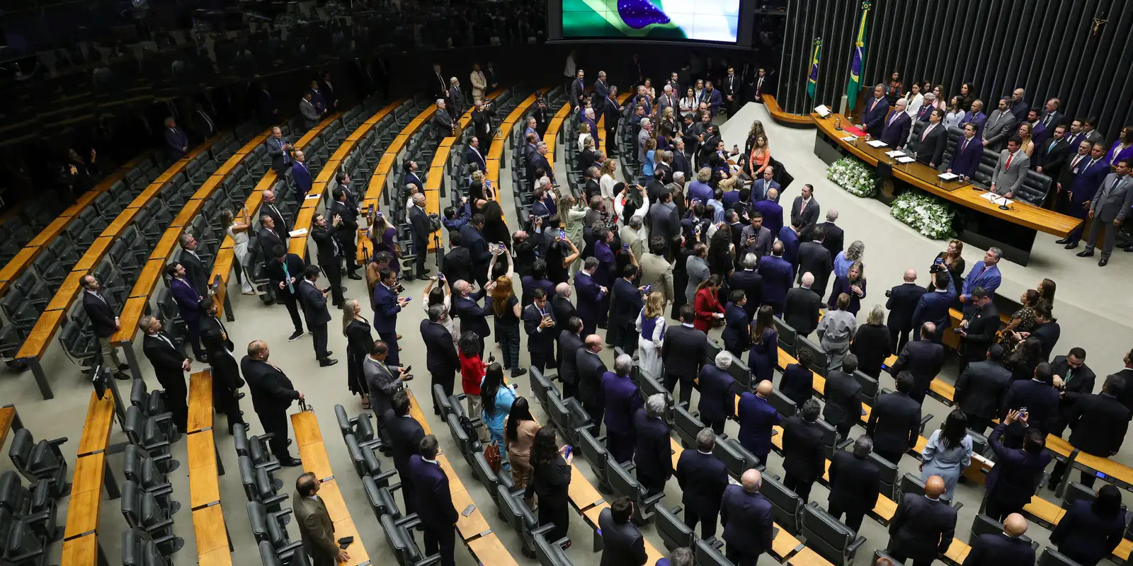 Imagem referente a Um terço dos partidos explicou controle de emendas parlamentares
