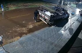 Câmera flagra furto de caminhonete em Cascavel; veículo é recuperado pela Guarda Municipal Câmera flagra furto de caminhonete em Cascavel; veículo é recuperado pela Guarda Municipal