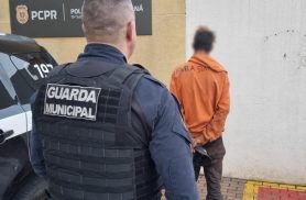 Homem com mandado de prisão por descumprimento de medida protetiva é preso pela GM Homem com mandado de prisão por descumprimento de medida protetiva é preso pela GM