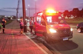Ciclista fica ferido em acidente na Avenida Tancredo Neves