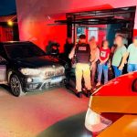 Homem fica em estado grave ao ser baleado em BMW blindada Imagem relativa a Homem fica em estado grave ao ser baleado em BMW blindada
