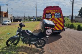 De mobilete, menino de 11 anos fica ferido após colisão com motociclista