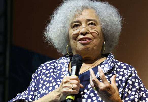 Flip: Angela Davis cita pensadores brasileiros e critica gentrificação
