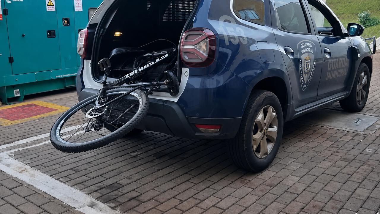 Guarda Municipal apreende bicicleta com suspeito de furto de fios no Parque São Paulo