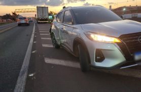 Caminhão e Kicks se envolvem em acidente de trânsito na BR-277, em Cascavel Caminhão e Kicks se envolvem em acidente de trânsito na BR-277, em Cascavel