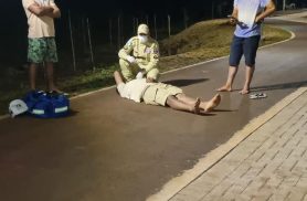 Ciclista bate contra poste em ciclovia no Floresta Ciclista bate contra poste em ciclovia no Floresta