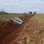 Imagem relativa a Honda Fit sai da pista na PR-486 e motorista é atendido após acidente em Assis Chateaubriand