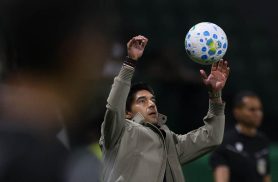 Abel apoia Carlos Miguel após revés do Palmeiras para o Atlético-MG: 'Já nos ajudou muito'