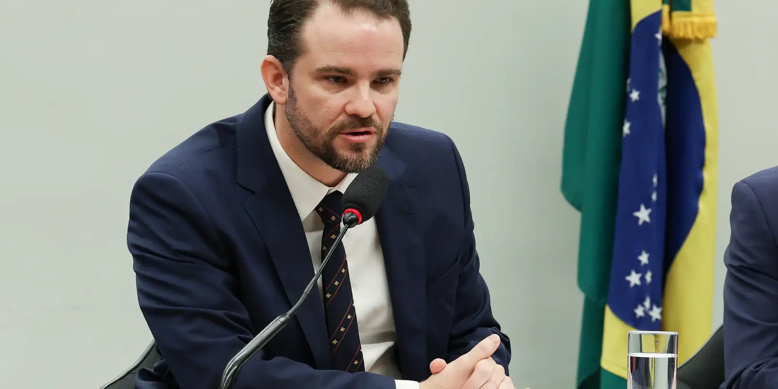 Imagem referente a Durigan: dívida do Brasil é menor do que a de grandes economias