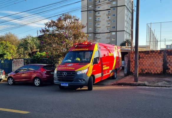 Idosa de 92 anos sofre queda em casa e precisa do atendimento do Siate