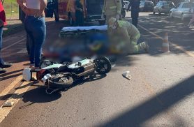 Colisão entre moto elétrica e Civic deixa vítima ferida na Avenida Piquiri